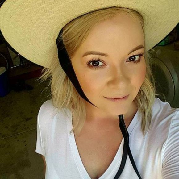 Meet your Posher, Mirza - Picture 2 of 3